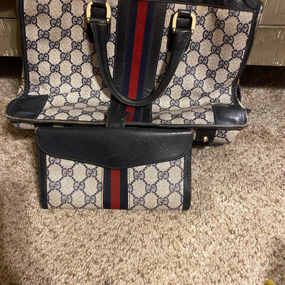 COPY - Vintage Gucci with wallet